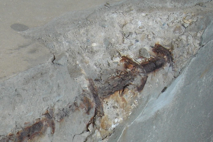 The self-healing-concrete would fill cracks and prevent decay and the corrosion of rebar (Photo: MADe/)