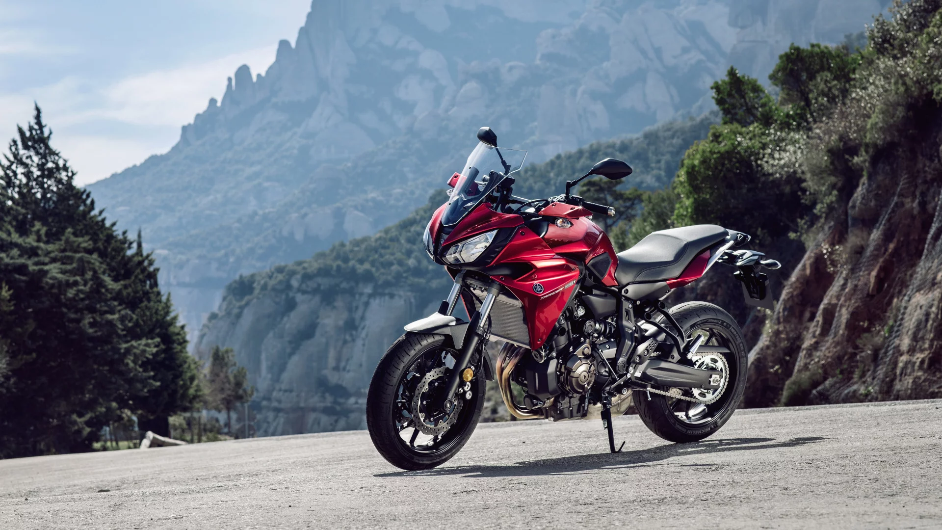 Yamaha introduced the Tracer 700 in exactly the same fashion as it did with the 900 cc model