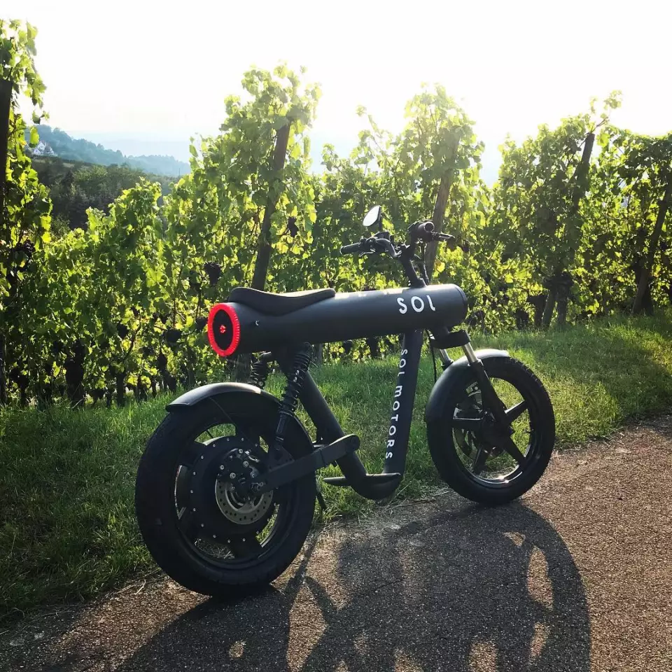 That red tail-light ring does make it look a bit like you're sitting on a rocket