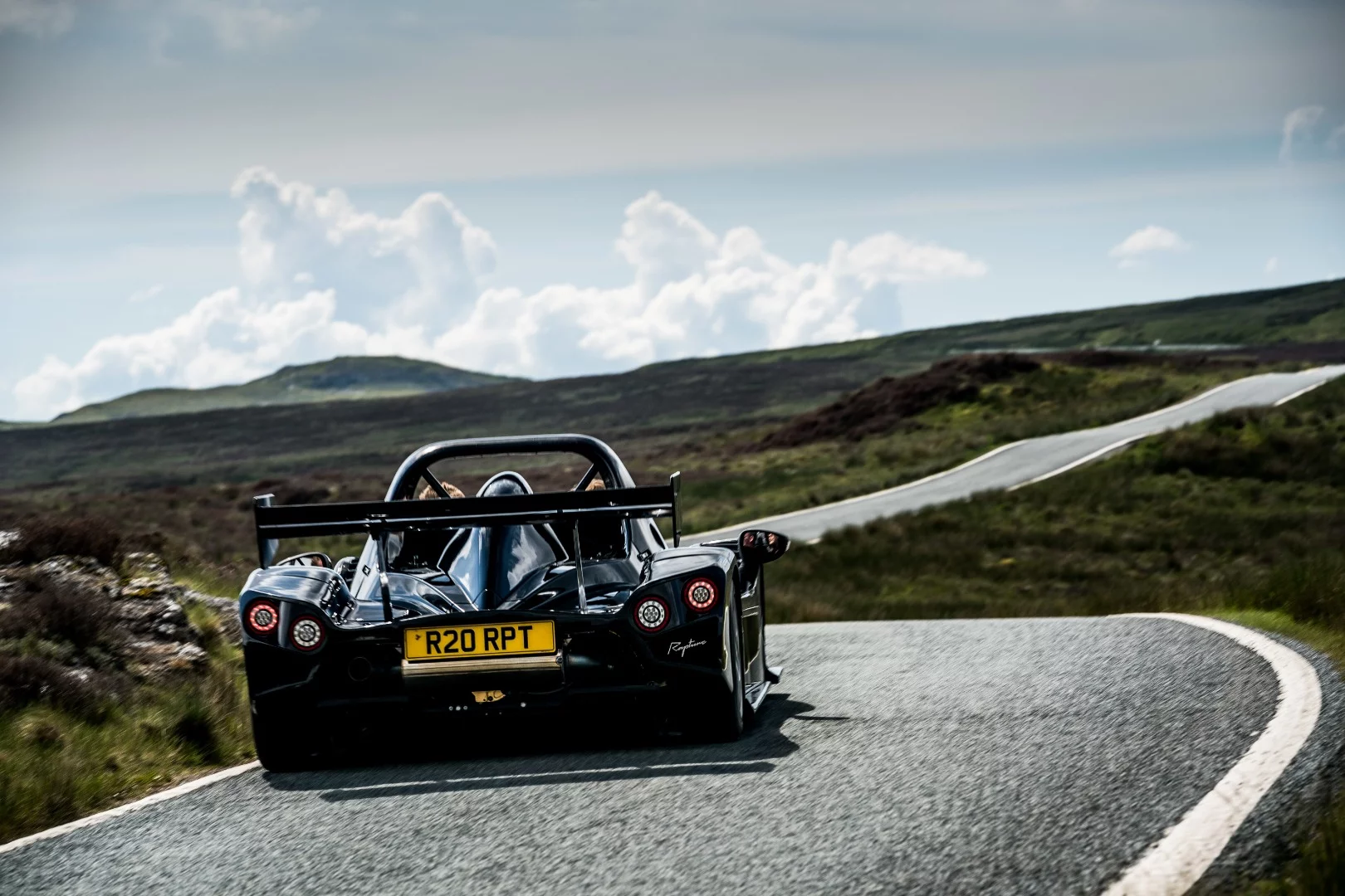 Adjustable rear wing and diffusers