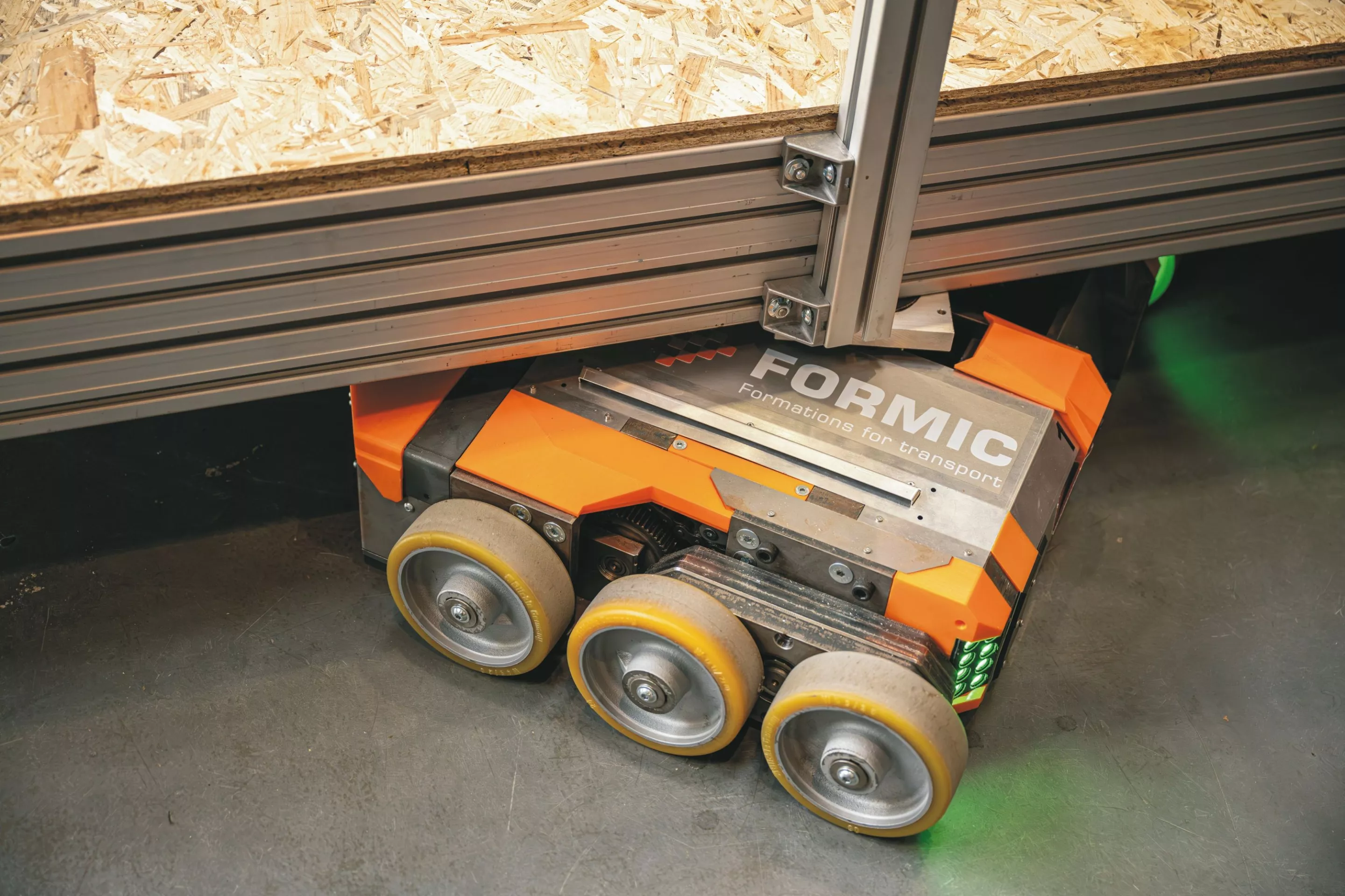 If all 15 modules are used, they can manage a total load weight of 37.5 tons (34 tonnes)