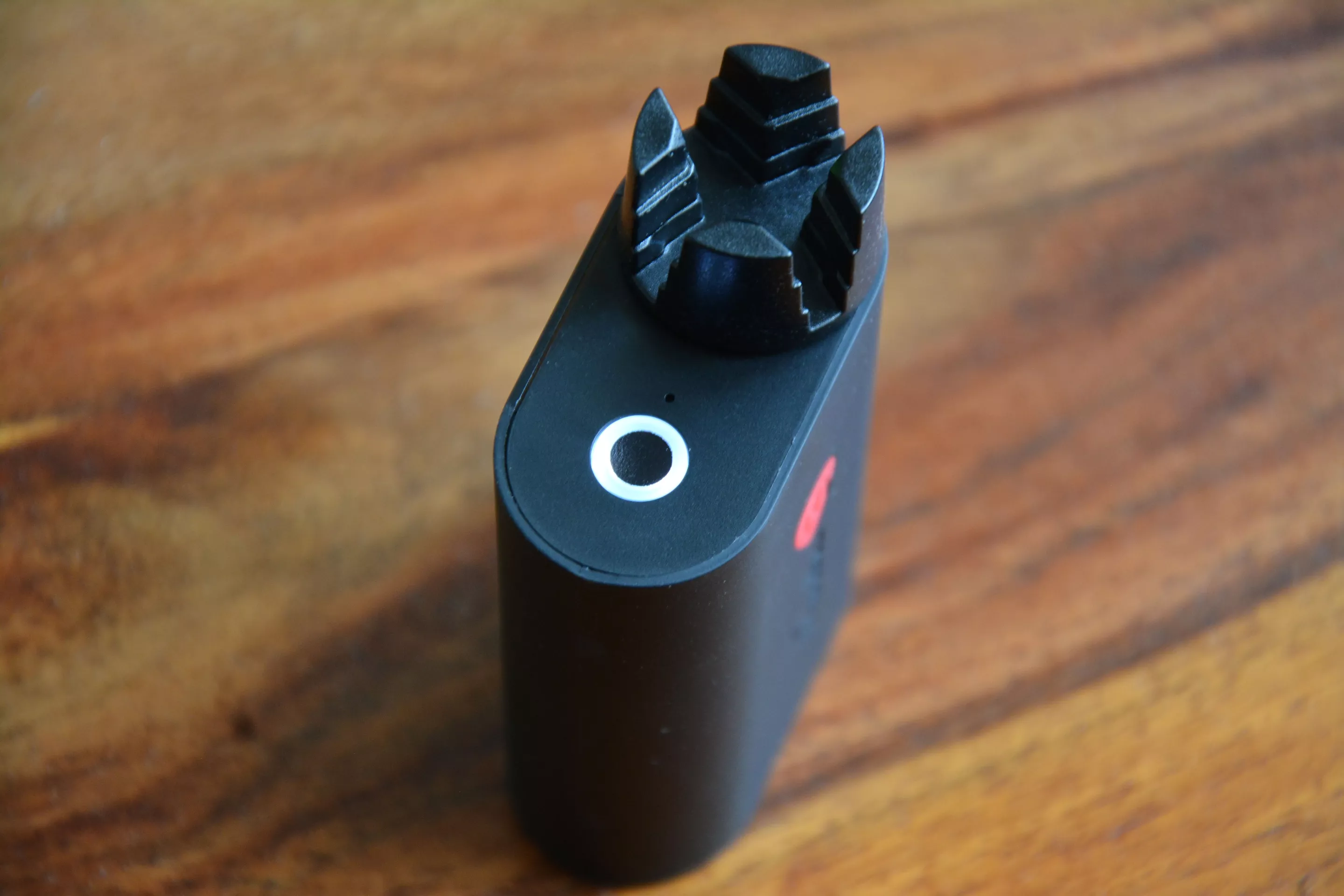 The power button is surrounded by a useful light, and the peg grip has been redesigned for a tighter fit