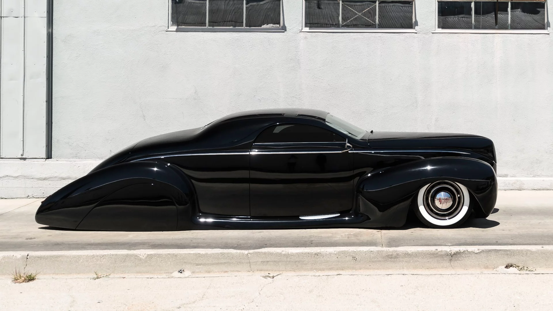 Scrape is one of the most iconic hot-rods of all time. Unveiled in 1998, it featured on the cover of five magazines and starred at concours events such as Meadowbrook, the Louis Vuitton Classic and SEMA. It toured 20 major car shows in the USA and Canada as the feature attraction in 1998 and 1999.