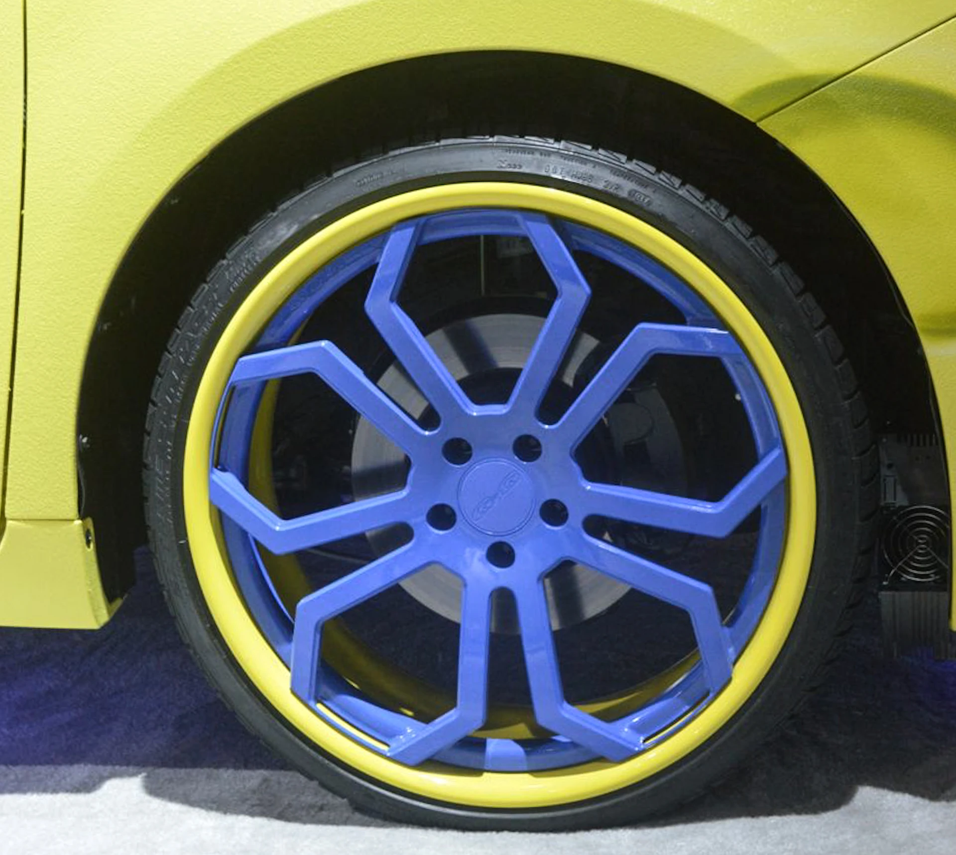 Nary a piece of this colorful Sienna is stock (Photo: C.C. Weiss/Gizmag)