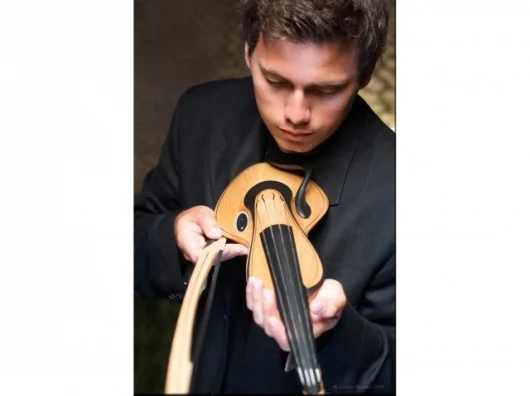 Still in concept, the squidolin – named on account of its squid-like appearance – is a self-teaching violin that connects to the TV