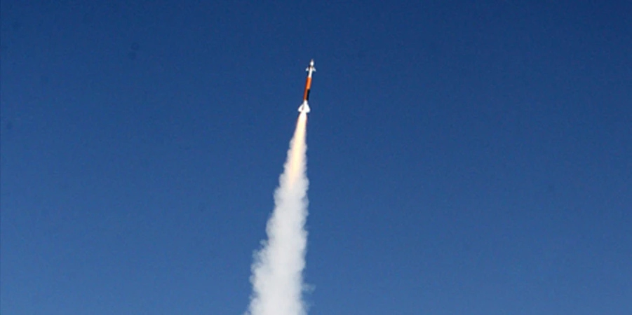 The Lockheed Martin Miniature Hit-to-Kill interceptor in powered flight (Photo: Lockheed Martin)