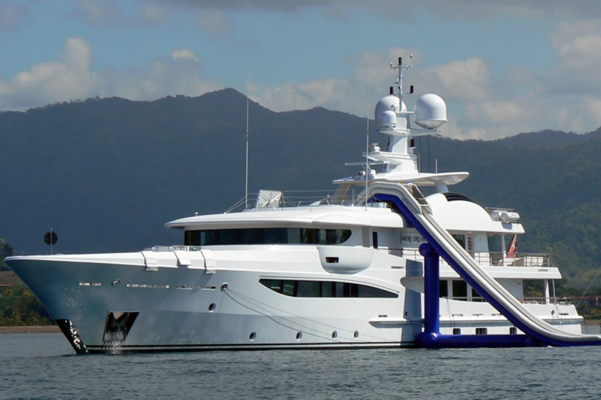 The Freestyle Cruiser is a giant, inflatable water slide aimed at the superyacht market