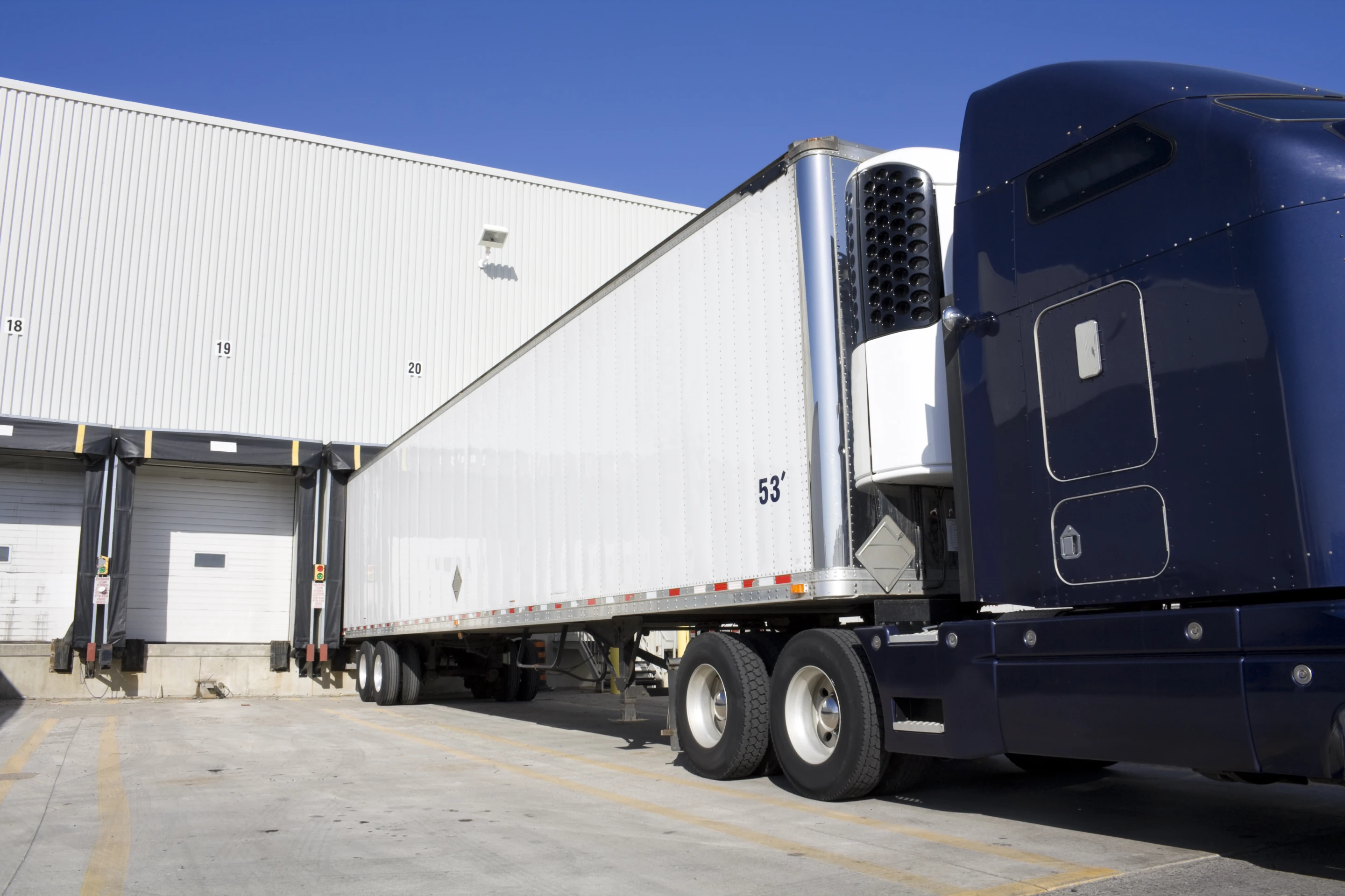 The US Department of Energy will be using fuel cells to power the refrigeration units of four cold transport trailers (Photo: Shutterstock)