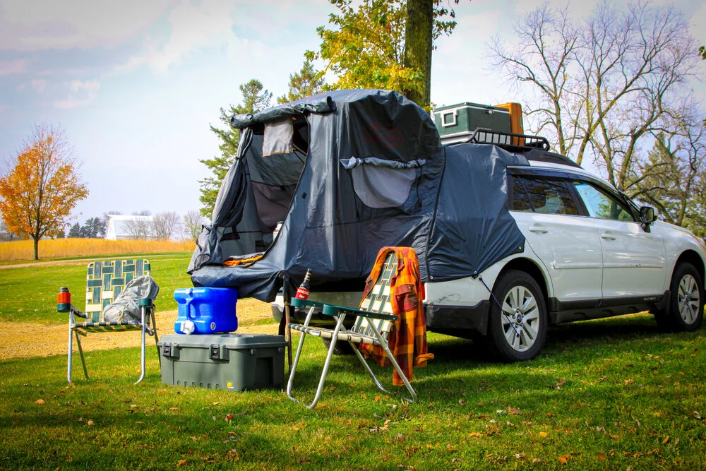 2nd Elmnt imagines the Post Up finding use not only for full camping trips but also nighttime stays and naps just off the road, festivals and other activities