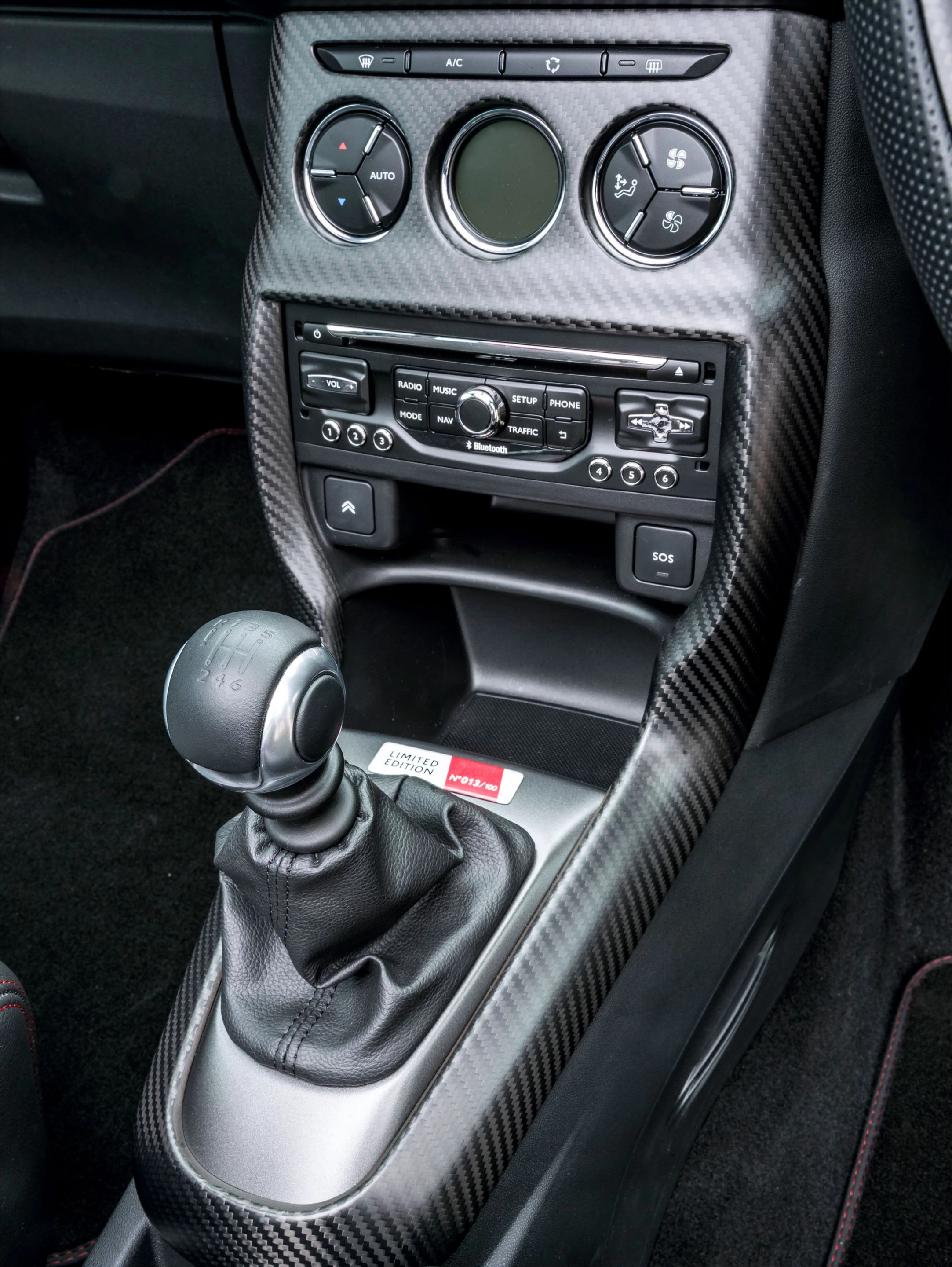 The Citroen DS3 Cabrio Racing – interior