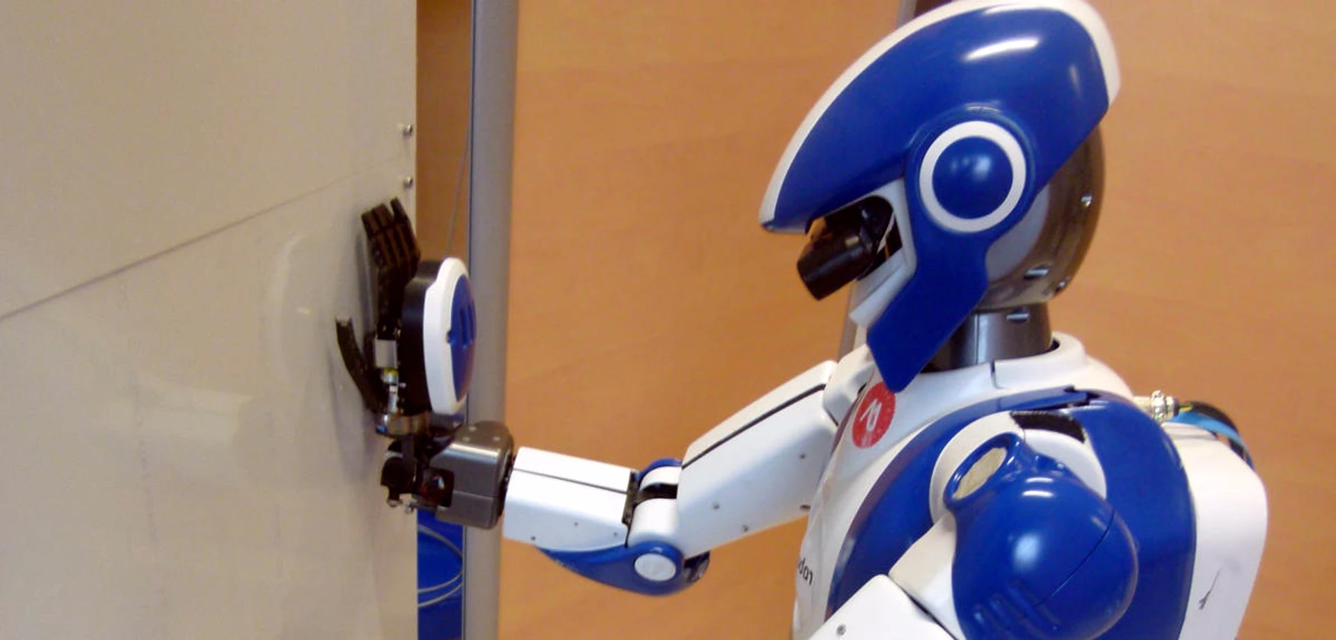 JRL and Airbus Group are working on ways to use humanoid robots in aircraft assembly work
