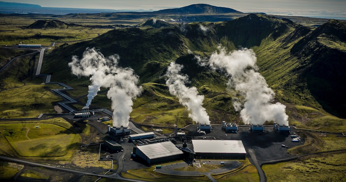 World's first "negative emission" power plant turns CO2 into stone