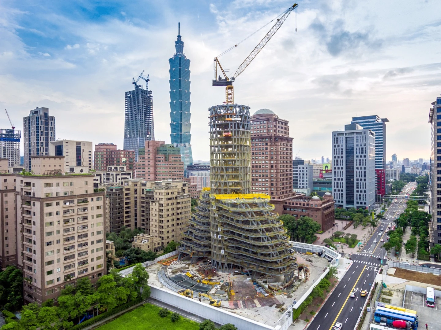 The Agora Garden Tower will also feature a total of 23,000 trees