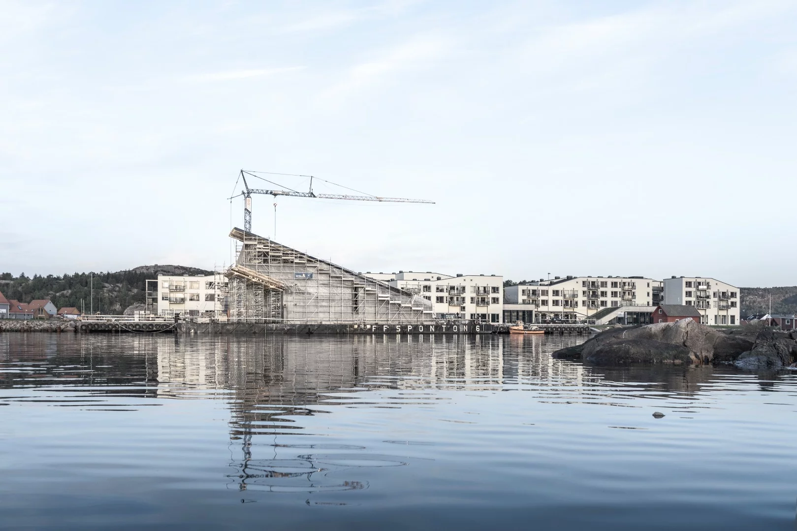 "We’re excited to see Under taking shape," says Under's Project Manager, Rune Grasdal. "It’s a complex building in many ways, and we’ve applied know-how from the offshore industry to make the restaurant water tight and weather proof."