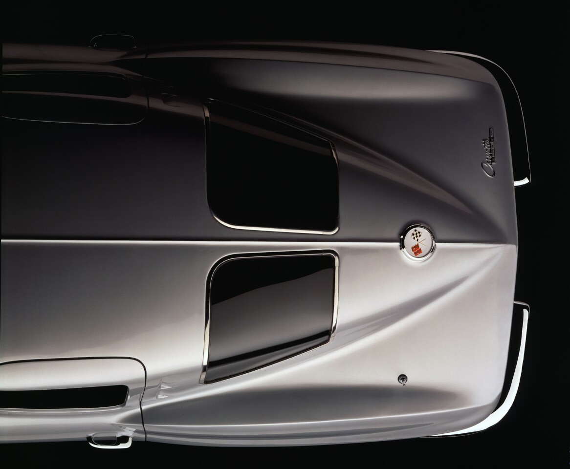 The 1963 Sting Ray's split rear windshield © General Motors