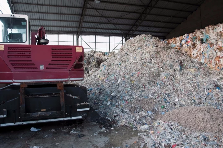 A process developed at Texas A&M can turn the waste from the paper and pulping industries into carbon fiber