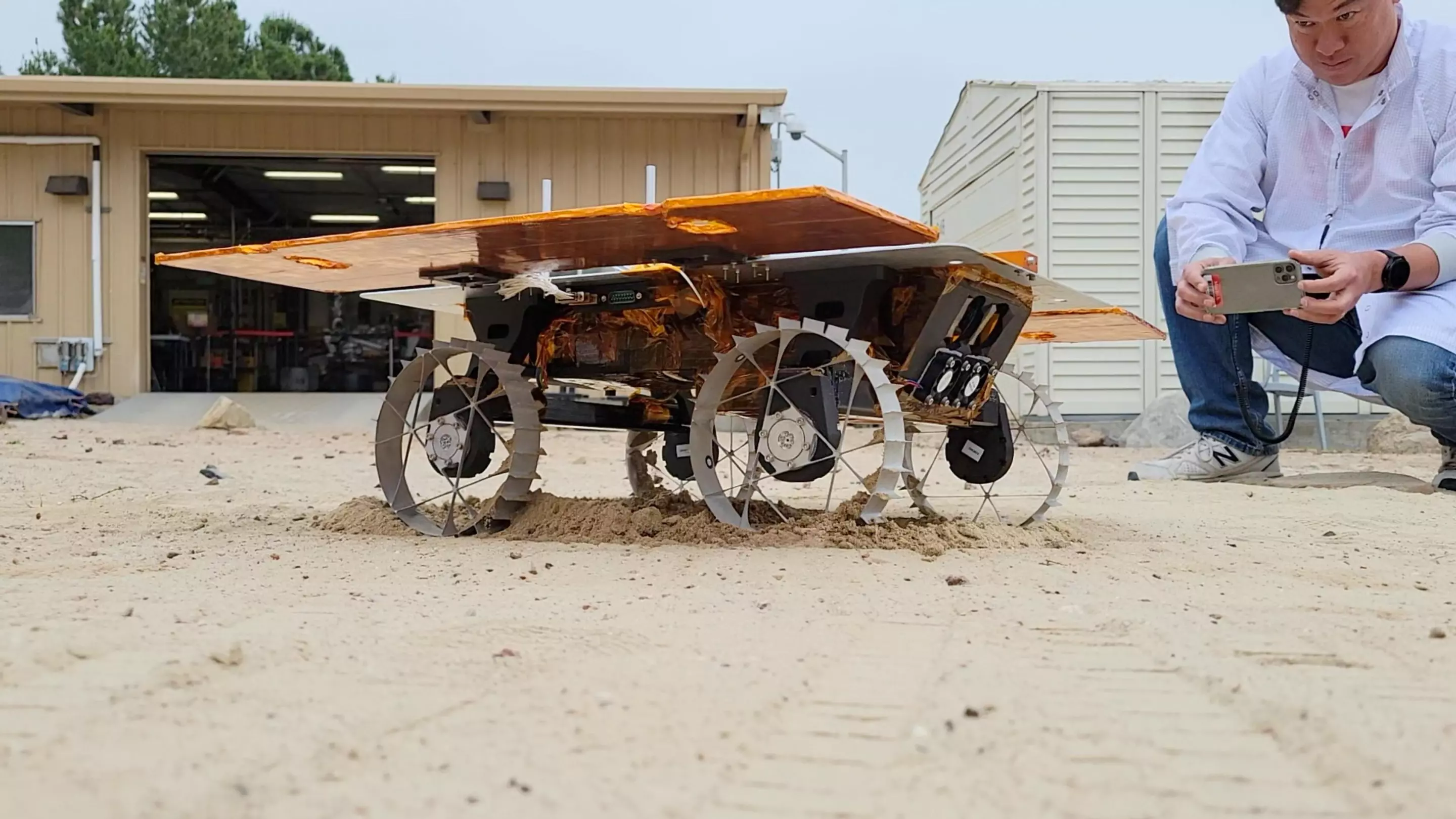Testing a Moon rover on sand