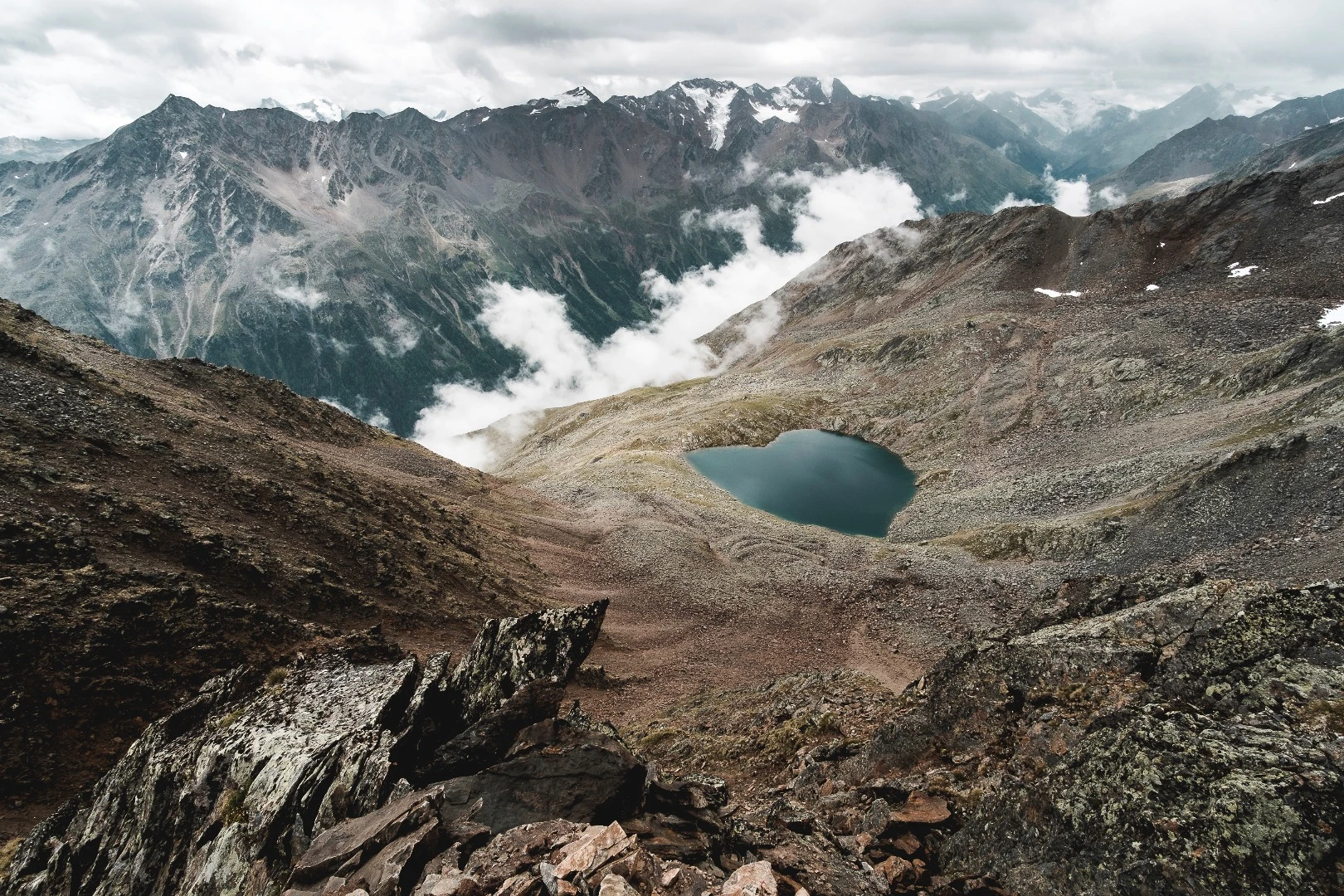 007 Elements offers choice views of the stunning mountainous landscape