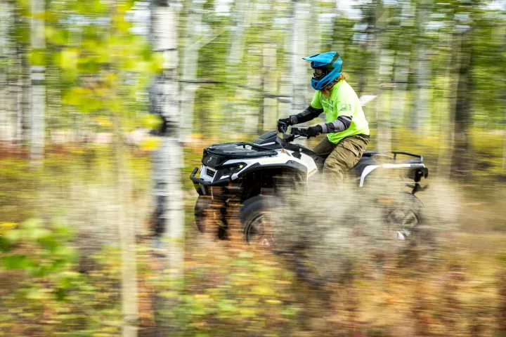 Although the photo looks dynamic, the only sound was the wind in the aspens and the crunch of the tires on dirt