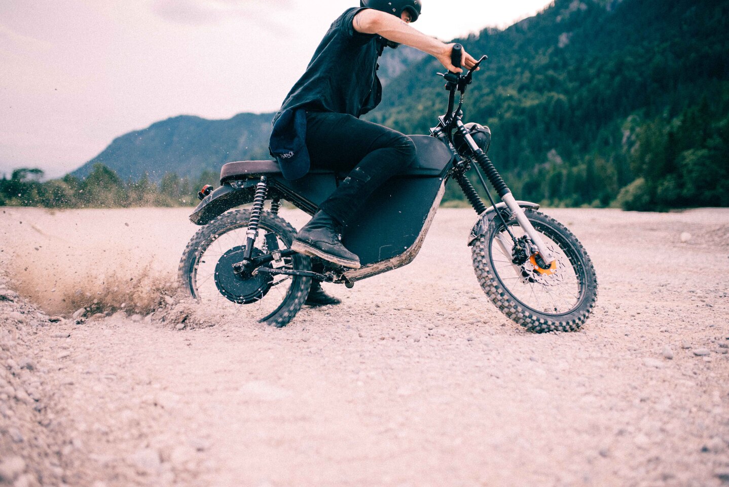 The Blacktea Moped doing its thing in the dirt