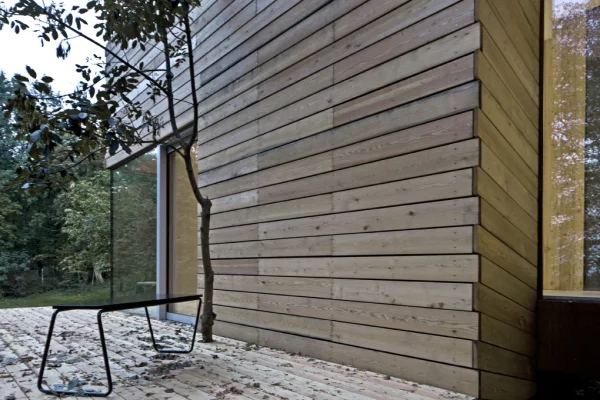 The home’s structure incorporates the use of CNC machined and handcrafted components