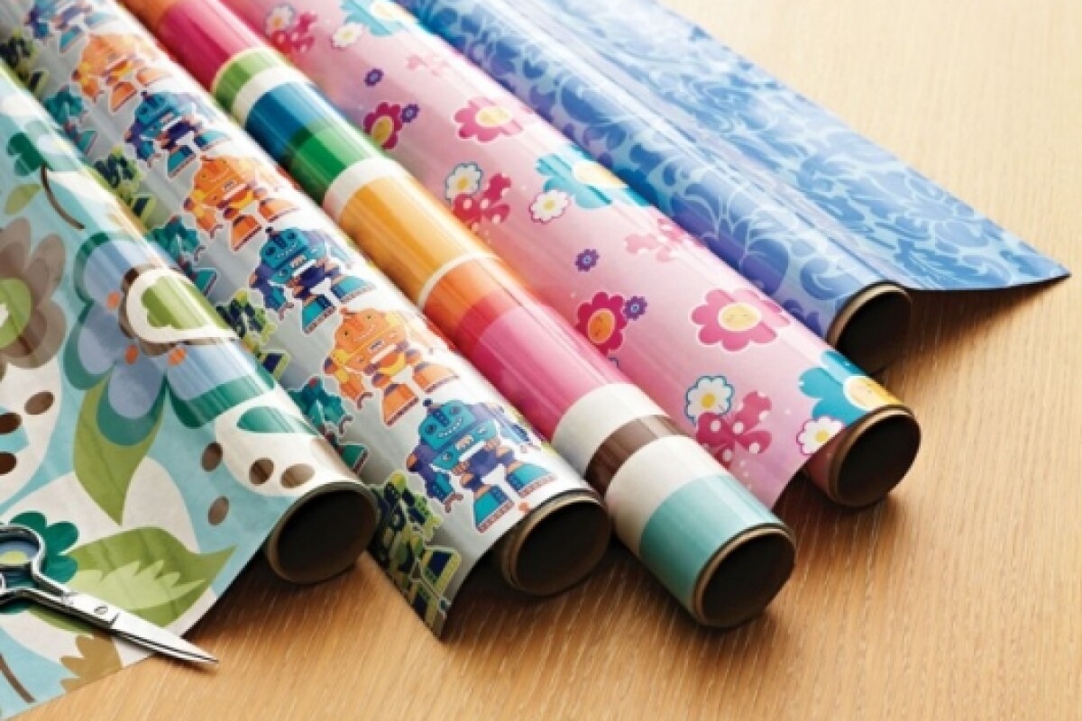 самоклеющаяся упаковочная бумага. 7 голография микс. бумага перфорированная 140мм. пленка металлизированная "голографическая радуга. самоклеющаяся упаковочная бумага.