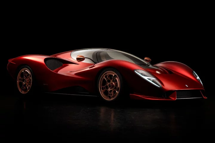 The new De Tomaso P72 may end up being more of a design feat than a technical one, but this design is superb