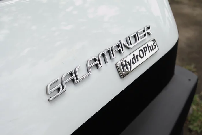 The Salamander HydrOPlus has a fuel blending system that lets it run on a combination of gas and hydrogen