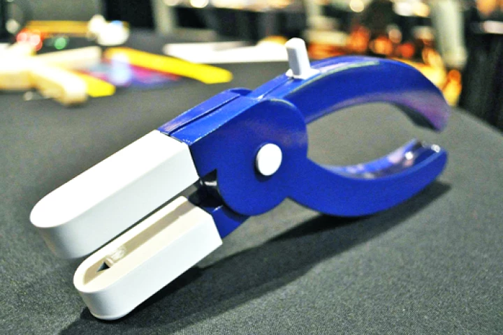 The FastStitch is a prototype device, designed to facilitate the closure of surgical incisions in the fascial layer