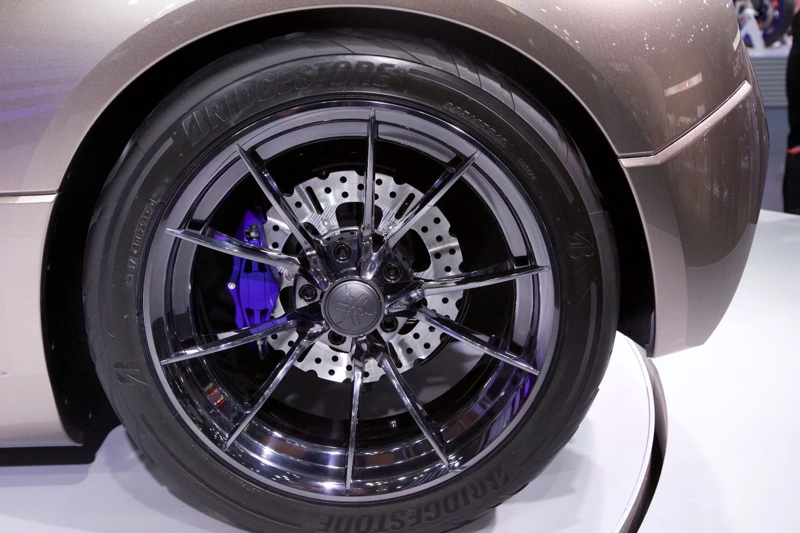 Yamaha's Sports Ride Concept rolls on 18-inch wheels