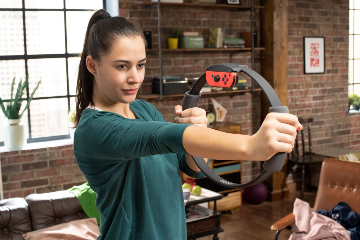 Nintendo S New Game Lets You Fight Dragons With Squats Nintendo S New Game Lets You Fight Dragons With Squats