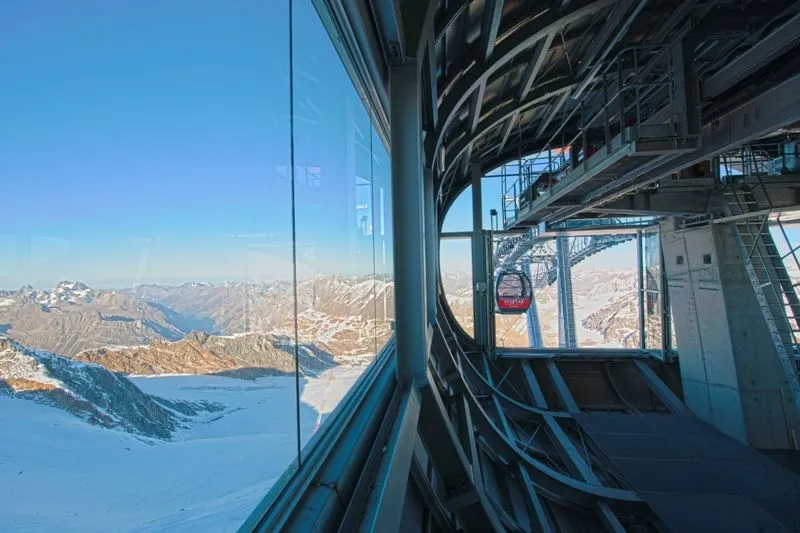 Approximately 20 million Euros (US$26.75 million) went into the very challenging construction of the Wildspitzbahn cable car and visitor center (Image: Pitztaler Gletscherbahn)