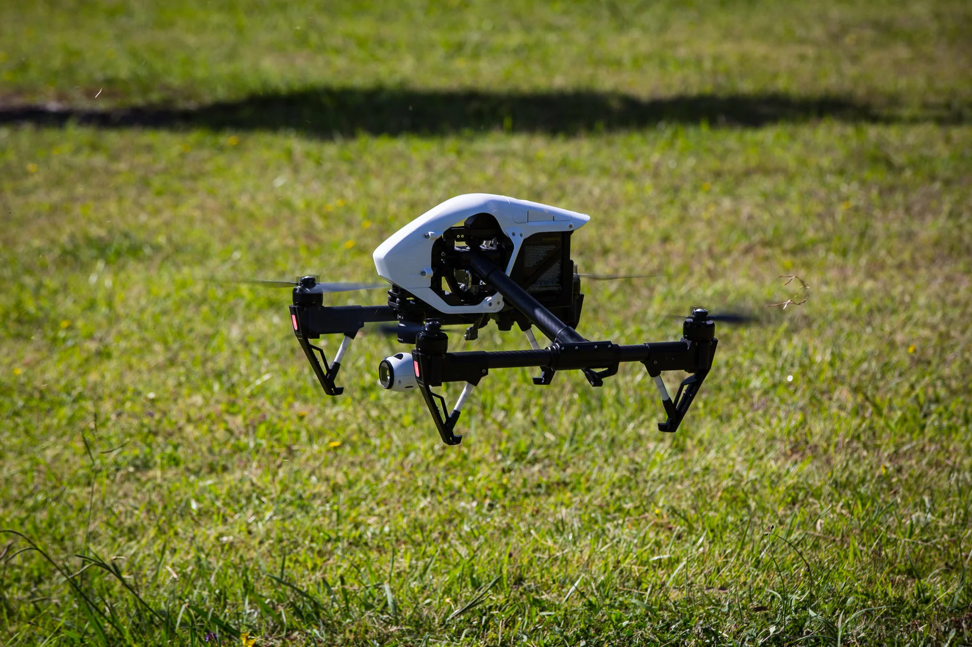 DJI Inspire 1 prepares to land (Photo: Noel McKeegan/Gizmag.com)