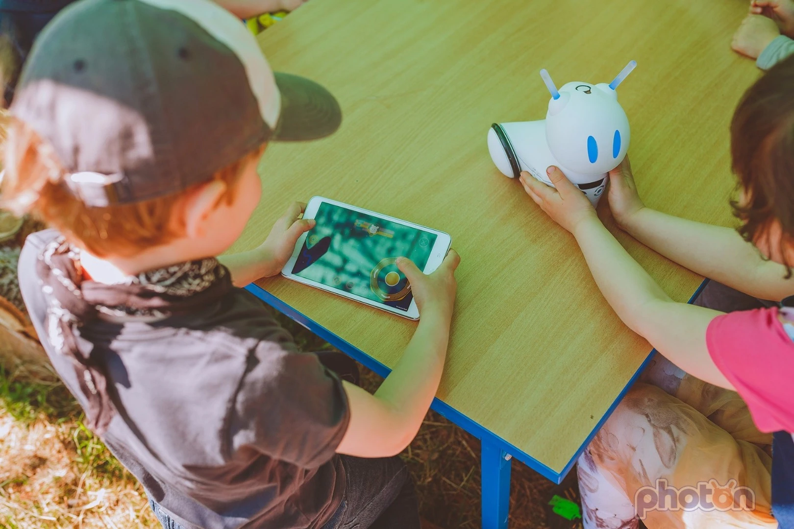 In their test runs, the creators found that while playing with Photon, kids were eager to cooperate to solve the problems they faced