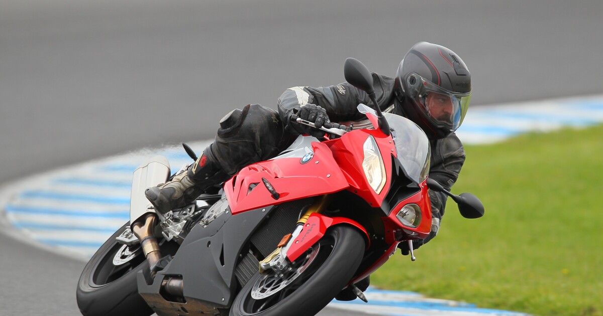 Three ways the 2015 BMW S1000RR just saved my butt