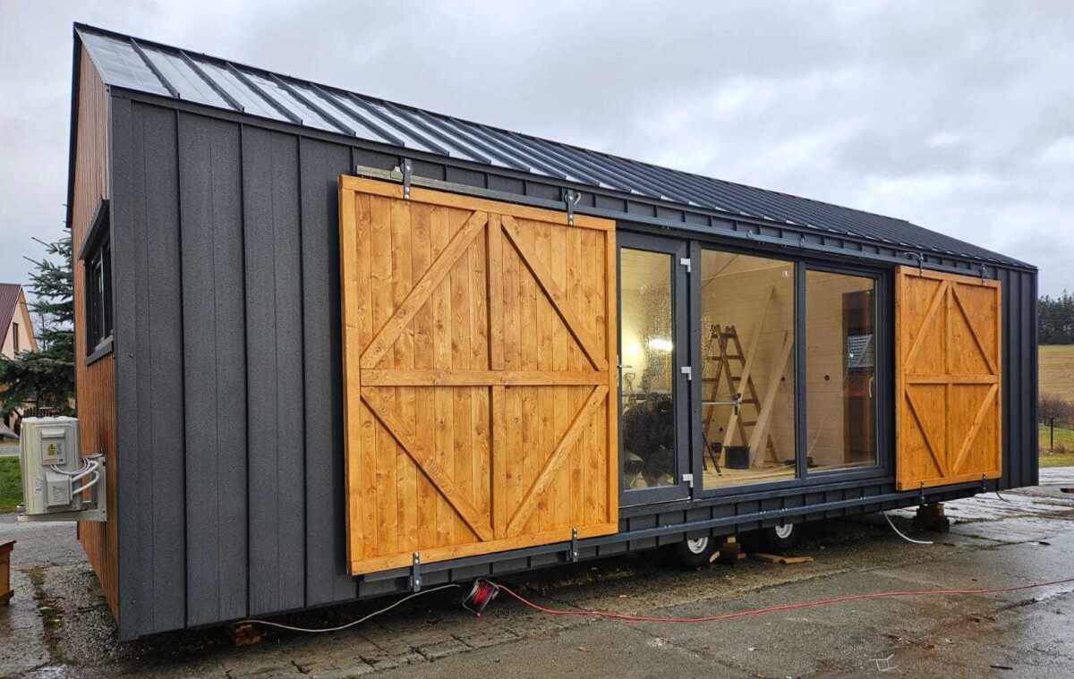 Apartment-like tiny house delivers single-floor simplicity