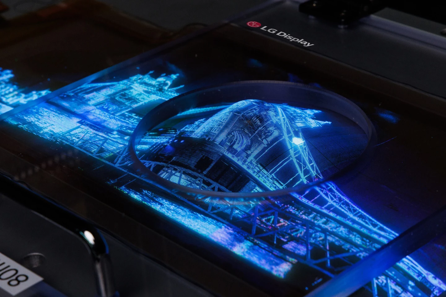 Among the application examples recently showcased by LG Display was an automotive panel stretched over a convex surface