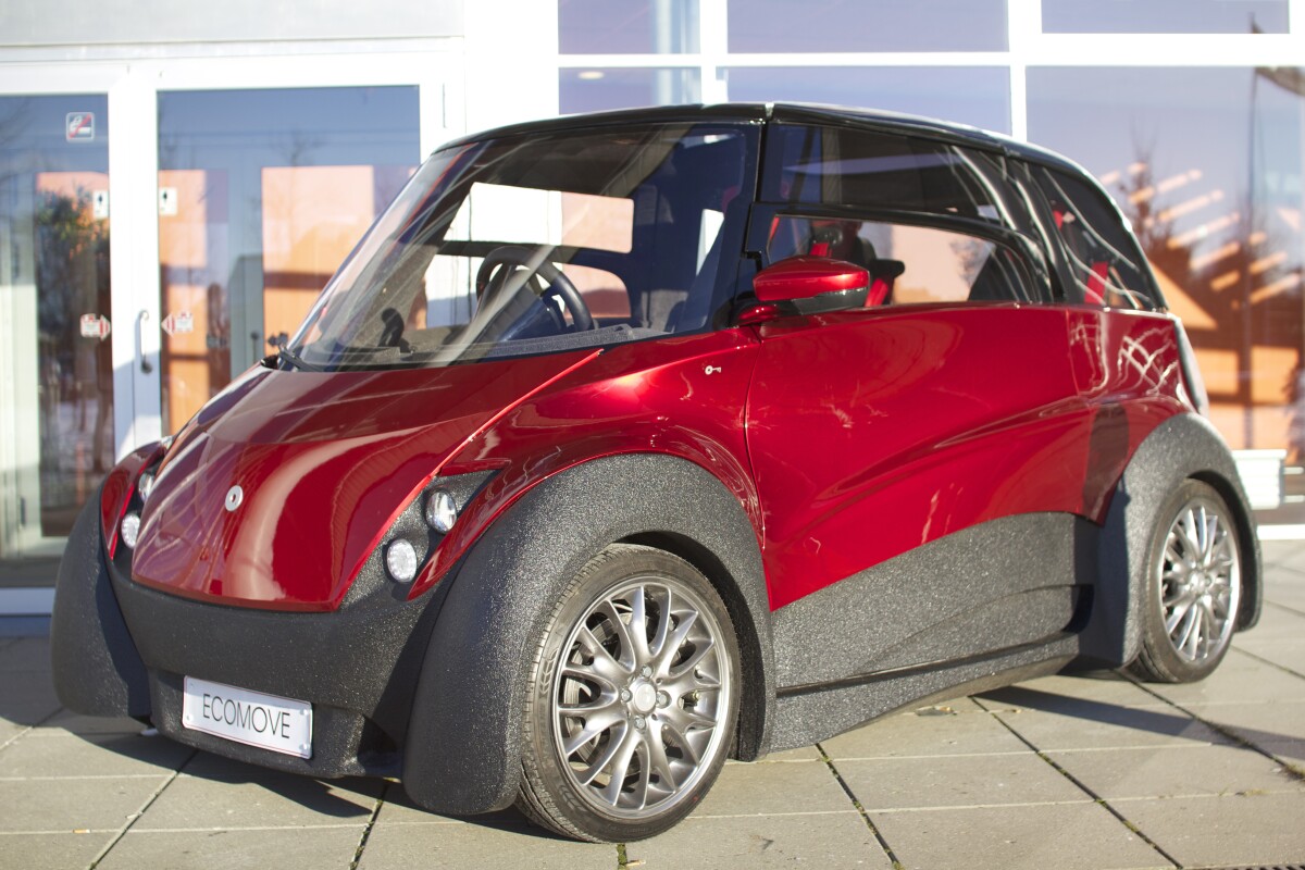 The third prototype of the QBEAK electric car now includes a basic charging structure, along with instrumentation and controls positioned in the center of the steering wheel