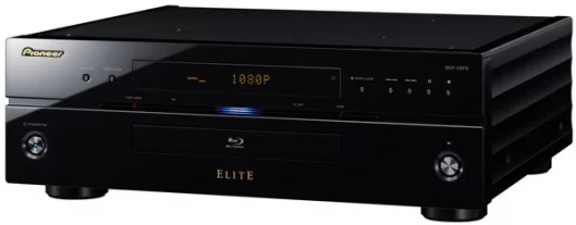 A top-of-the-line image processor delivers 1080p/24 resolution, and converts color information from 8 bits to 16 bits