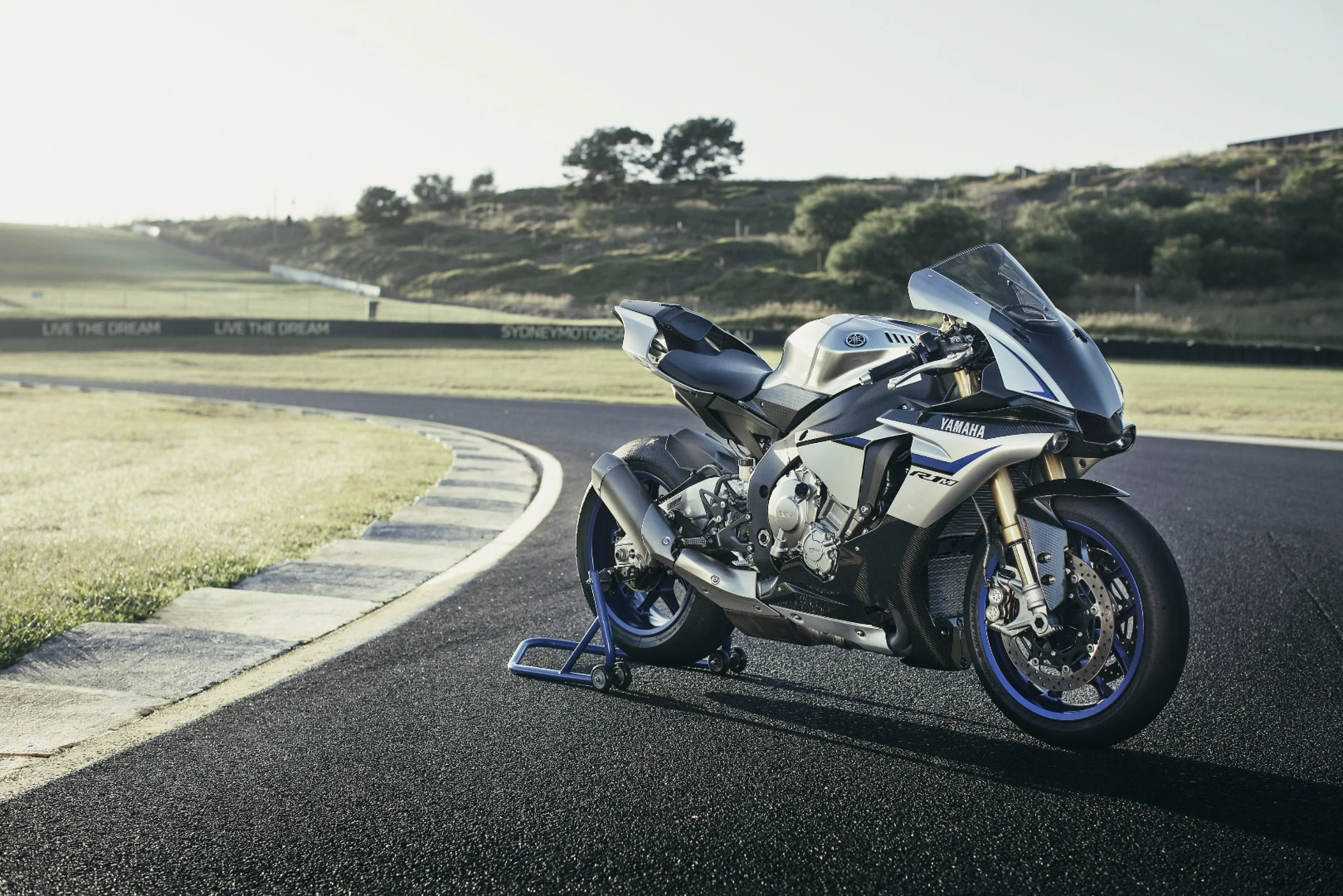 Yzf R1m And R1 Yamaha announces fresh batch of the R1M plus special YZF-R1 anniversary ...