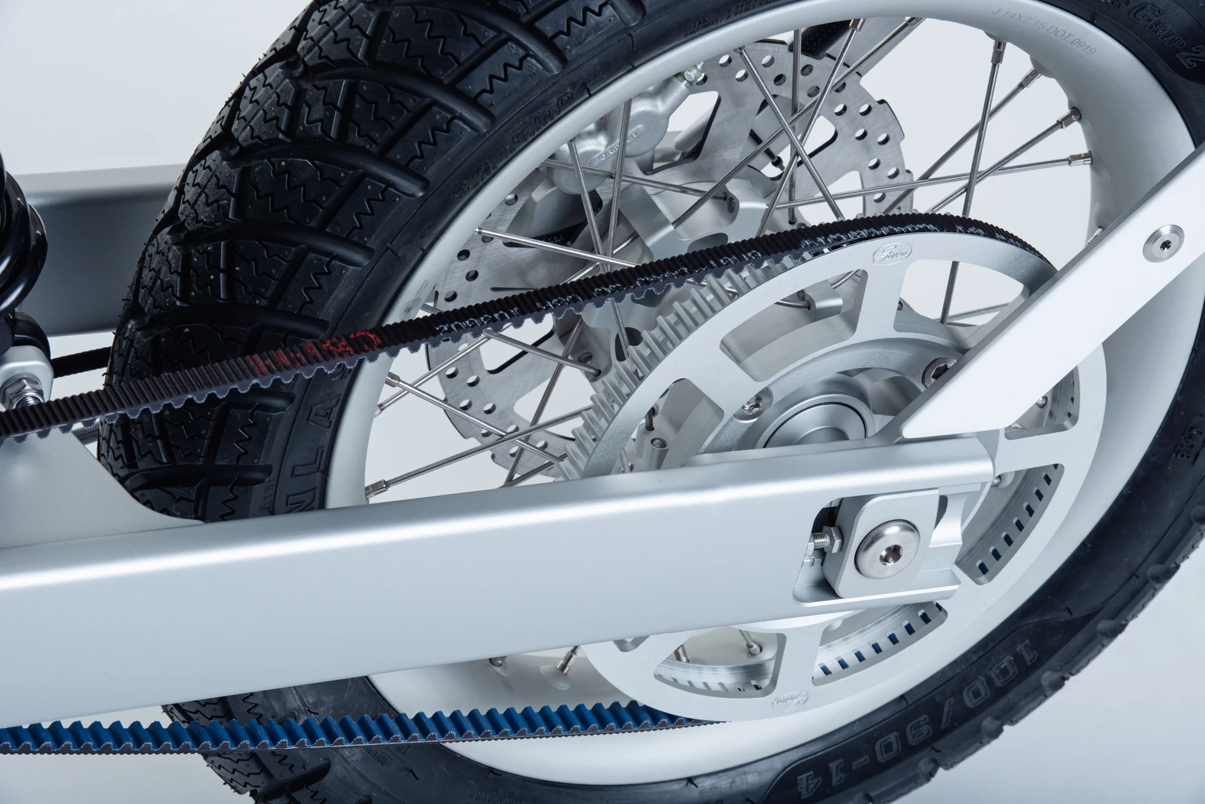 The belt-drivetrain has been developed in collaboration with Gates