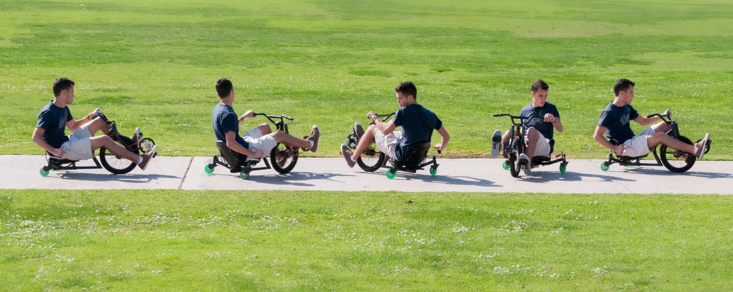 The ONDA Cycle can be steered using the handlebars, but the rear swivel wheels can also be unlocked and controlled for spins, drifting and tight, precision turns