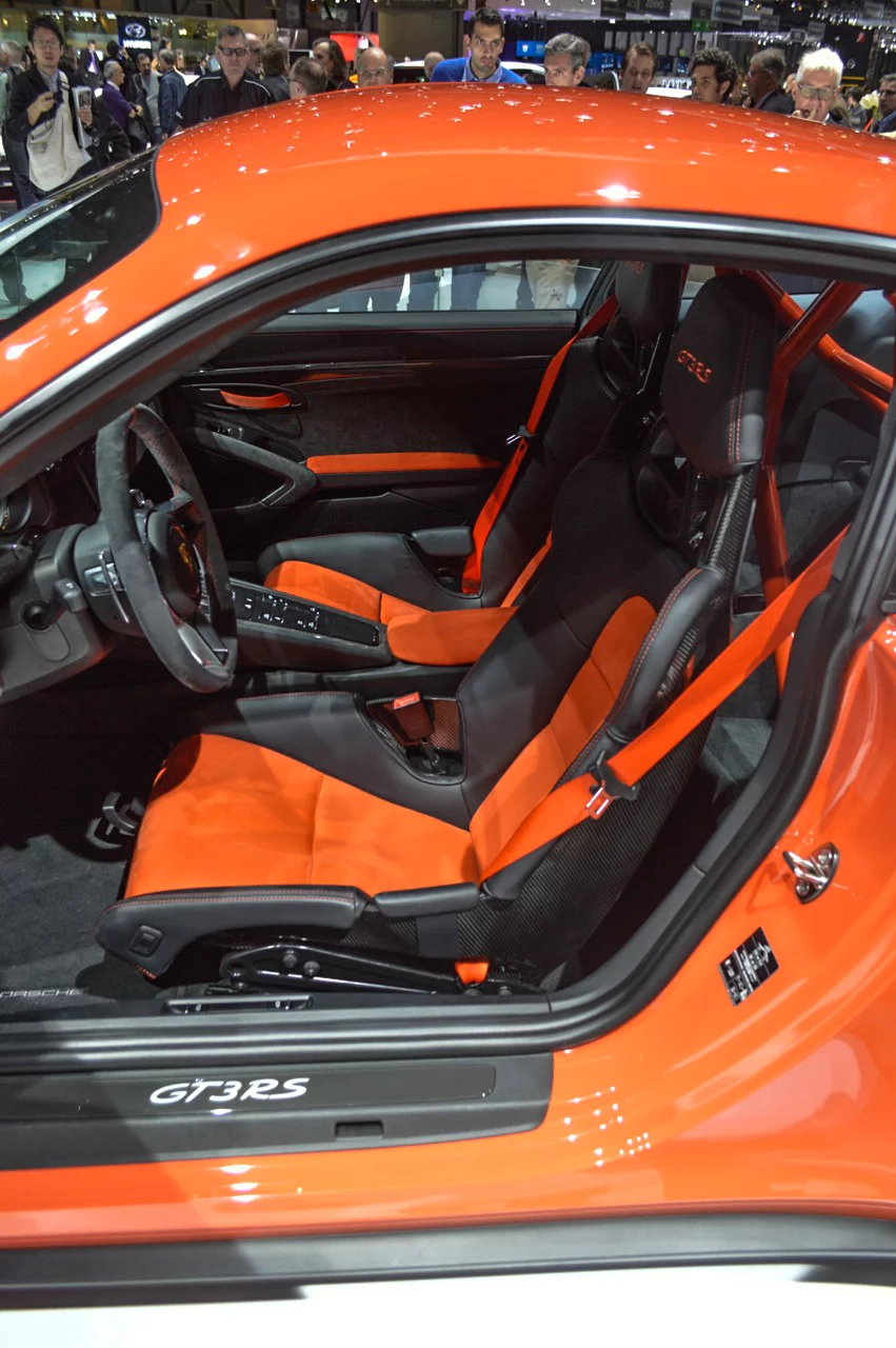 A half roll cage is also part of the RS' interior (Photo: C.C. Weiss/Gizmag.com)