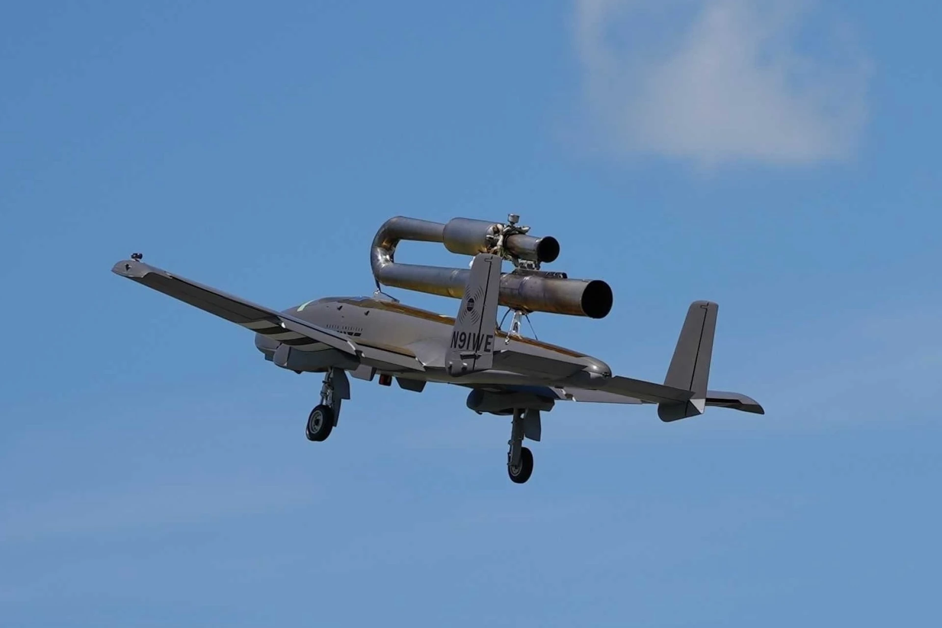 Swivel Jet Engine Fire-spitting pulsejet engine delivers bulk thrust at low cost