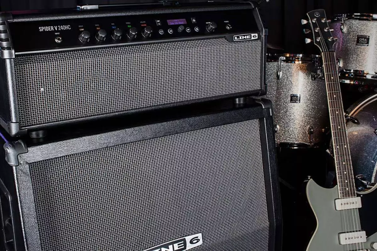 The Spider V 240HC can be used as a stand-alone combo or an amp head when connected to a speaker cabinet