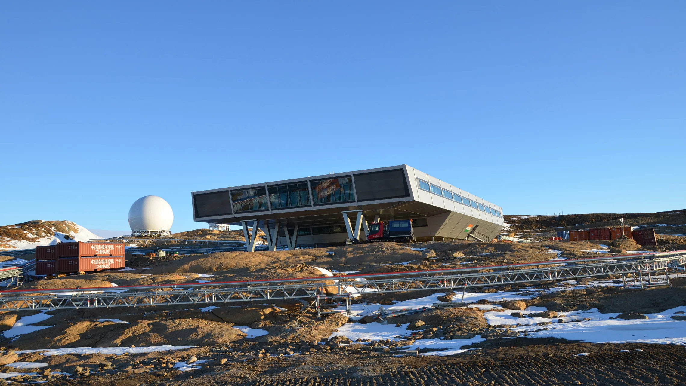 The Bharathi Antarctic research station (Photo: bof artchitekten)