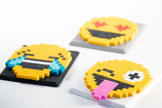 Pixl Canvas is a magnetic base that holds creations together