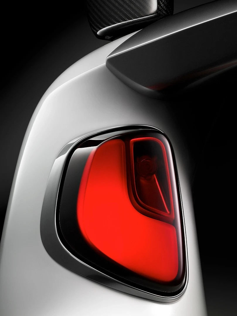 The front and rear lights are working for use on the road