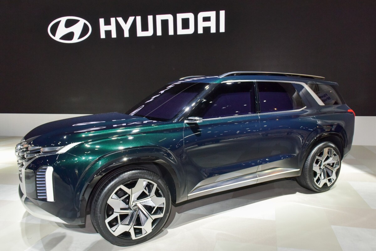 Hyundai doesn't provide any details on what might power a Grandmaster SUV