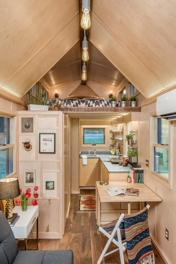 Riverside measures 8.5 x 24 ft (2.6 x 13.4 m) and comprises a total floorspace of 246 sq ft (22 sq m)